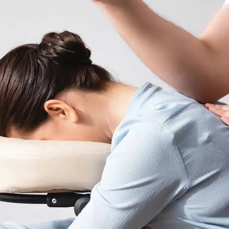 Massage sur chaise | Clinique O5 Sens
